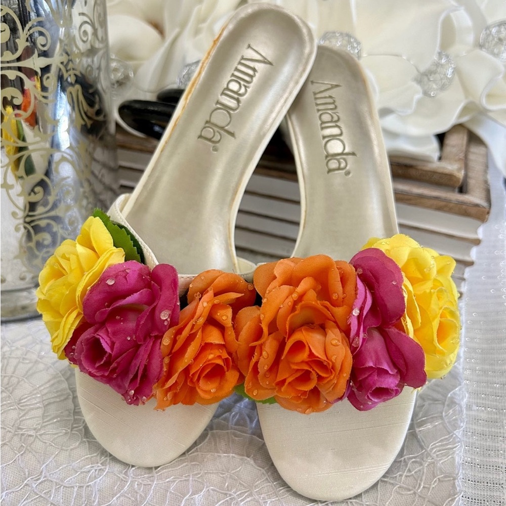 NWOT* AMANDA SANDALS SIZE 7.5